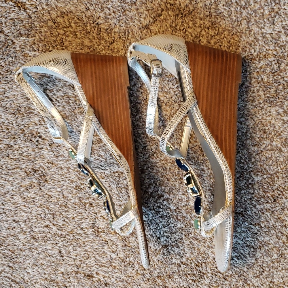 Silver jeweled low wedge whbm sandals sz 10 'Nezhra' - Picture 3 of 9